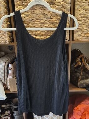 Cable & Gauge Black Textured Scoop Neck Tank